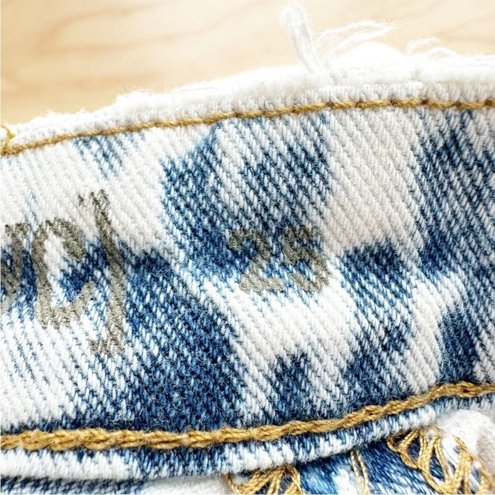 Blank NYC Women's High Waisted Front Pleat Acid Wash Distressed Jeans Size 25 - Picture 13 of 14